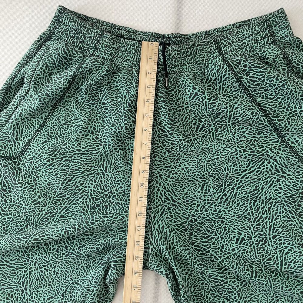 Jordan Fleece Shorts Green Abstract Print Drawstring Men Size 2XL - Picture 4 of 10